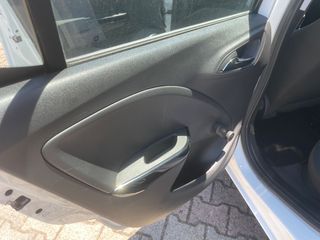 Opel Corsa 2017-thumb-12