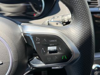 Jaguar E-Pace 2023 P300e R-DYNAMIC SE AWD PANORAMA & BLACK-PACK Plug-In Hybrid-thumb-22