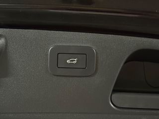 Jaguar E-Pace 2023 P300e R-DYNAMIC SE AWD PANORAMA & BLACK-PACK Plug-In Hybrid-thumb-32