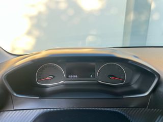 Peugeot 208 2021-thumb-18