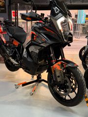 KTM 1290 Super Adventure 2022-thumb-12