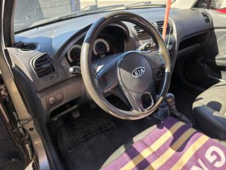 Kia Picanto 2010-thumb-9