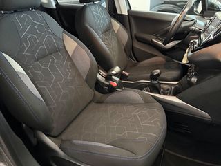 Peugeot 2008 2017 1.2 PURETECH STYLE 82HP NAVI CLIMA-thumb-35