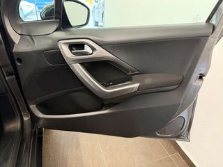 Peugeot 2008 2017 1.2 PURETECH STYLE 82HP NAVI CLIMA-thumb-49