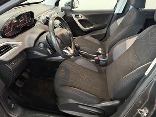 Peugeot 2008 2017 1.2 PURETECH STYLE 82HP NAVI CLIMA-thumb-27