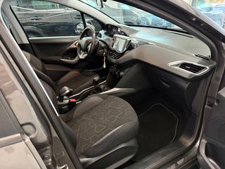 Peugeot 2008 2017 1.2 PURETECH STYLE 82HP NAVI CLIMA-thumb-30