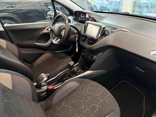 Peugeot 2008 2017 1.2 PURETECH STYLE 82HP NAVI CLIMA-thumb-31