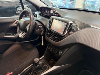 Peugeot 2008 2017 1.2 PURETECH STYLE 82HP NAVI CLIMA-thumb-32