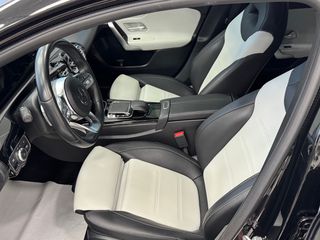 Mercedes-Benz A 180 2018 AMG LINE-thumb-16