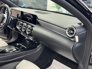 Mercedes-Benz A 180 2018 AMG LINE-thumb-24