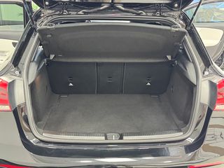 Mercedes-Benz A 180 2018 AMG LINE-thumb-28