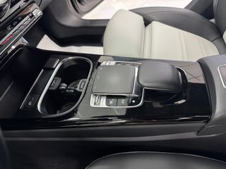 Mercedes-Benz A 180 2018 AMG LINE-thumb-29