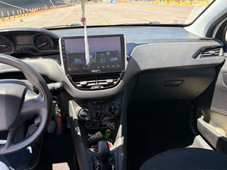 Peugeot 208 2018-thumb-5