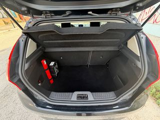 Ford Fiesta 2015-thumb-8