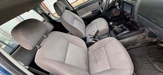 Isuzu D-Max 2010-thumb-8