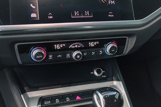 Audi Q3 2021 2.0 | ΕΛΛΗΝΙΚΟ | ΠΛΗΡΕΣ ΒΙΒΛΙΟ | Navarra Blue Metallic-thumb-26