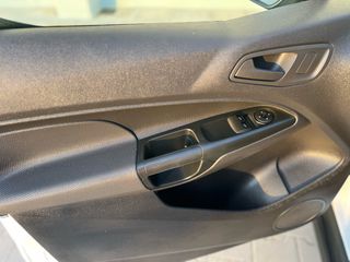 Ford Transit Connect 2017-thumb-25