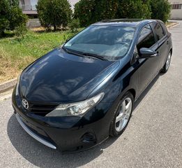 Toyota Auris 2014-thumb-1