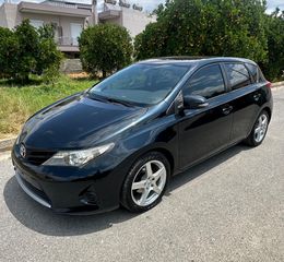 Toyota Auris 2014-thumb-7