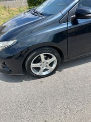 Toyota Auris 2014-thumb-9