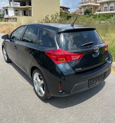 Toyota Auris 2014-thumb-11