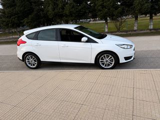 Ford Focus 2015-thumb-1