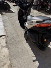 Yamaha XMAX 300 2017-thumb-1