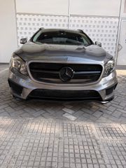 Mercedes-Benz GLA 180 2018-thumb-1