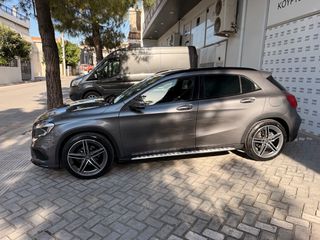 Mercedes-Benz GLA 180 2018-thumb-3