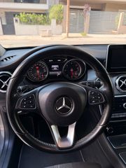 Mercedes-Benz GLA 180 2018-thumb-9