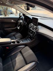 Mercedes-Benz GLA 180 2018-thumb-11