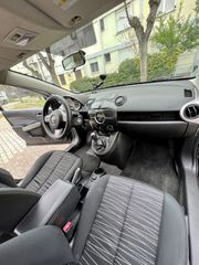 Mazda 2 2008-thumb-7