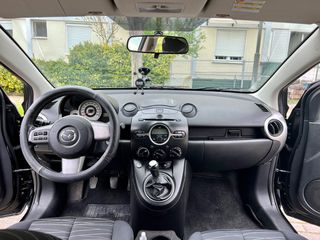 Mazda 2 2008-thumb-8