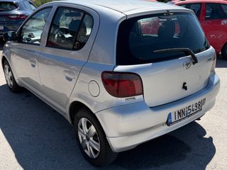 Toyota Yaris 2001-thumb-2