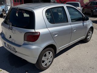 Toyota Yaris 2001-thumb-3