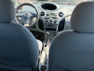 Toyota Yaris 2001-thumb-5
