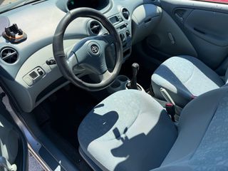 Toyota Yaris 2001-thumb-8