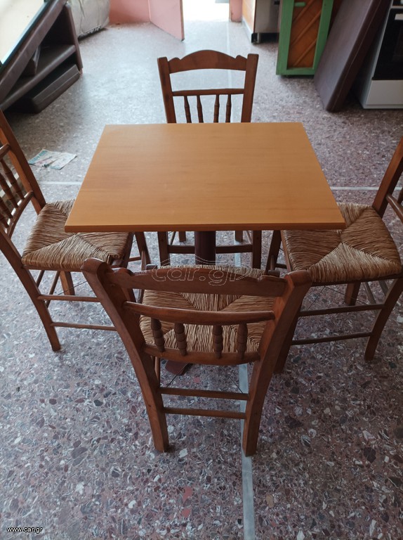 Σετ καρέκλες τραπεζάκια