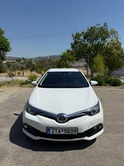 Toyota Auris 2015