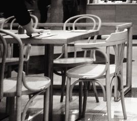 ΒΙΕΝΝΕΖΙΚΕΣ ΚΑΡΕΚΛΕΣ 24 & ΠΟΛΥΘΡΟΝΕΣ 7 & ΤΡΑΠΕΖΙΑ 12 ,ΕΣΤΙΑΤΟΡΙΟΥ