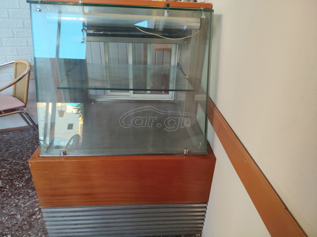 Πωλείται ψυγείο βιτρίνα