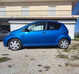 Toyota Aygo 2012-thumb-1