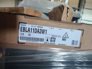 ΑΝΤΛΙΑ ΘΕΡΜΟΤΗΤΑΣ ΨΥΞΗ ΘΕΡΜΑΝΣΗΣ DAIKIN EBLA11D3W1 ΜΕ ΕΝΣΩΜ. ΗΛΕΚΤΡΙΚΗ ΑΝΤΙΣΤΑΣΗ