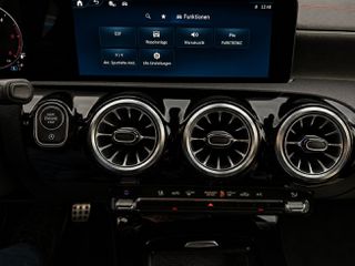 Mercedes-Benz CLA 200 2024 d,Kamera,LED,AMG Line,alcantara,widescreen,-thumb-20
