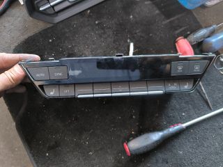 AUDI A3 8Y 2023 DLA ΧΕΙΡΙΣΤΗΡΙΑ ΚΛΙΜΑ 8Y0820043A