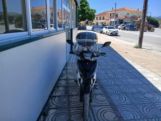 Malaguti Spectre GP 125 2024-thumb-1