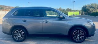Mitsubishi Outlander 2016 Phev Intense 203hp 4WD/ΑΥΤΟΜΑΤΟ/ΗΛΙΟΡΟΦΗ/ΔΕΡΜΑ/CAMERA/EU6-thumb-2