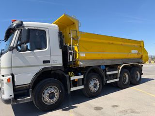 Ανατροπή Volvo 2009 FM400-thumb-3