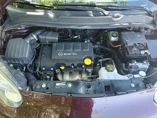 Opel Adam 2013-thumb-27