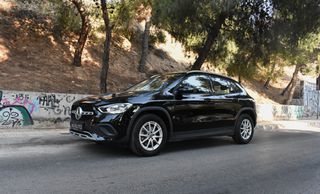 Mercedes-Benz GLA 180 2022 d-PROGRESSIVE 8G-DCT-DIESEL-thumb-1